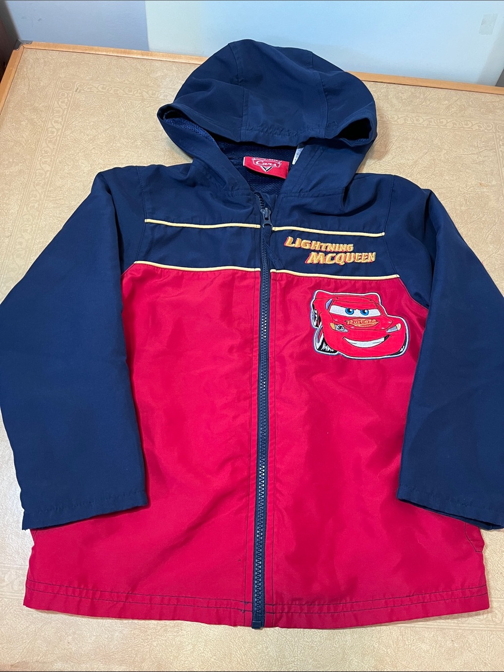 Disney Cars Lightning McQueen Red & Navy Hooded Jacket for Kids, size 6